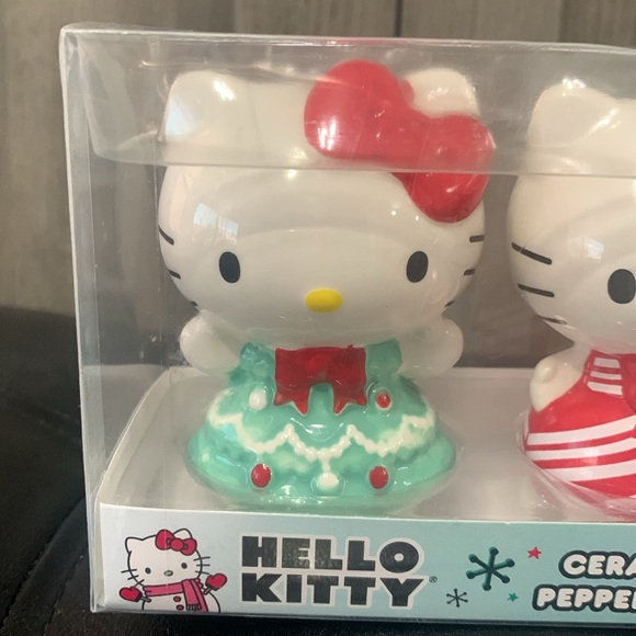 Holiday Hello Kitty Christmas Salt & Pepper Shaker Gift Set New In Box - Picture 2 of 10